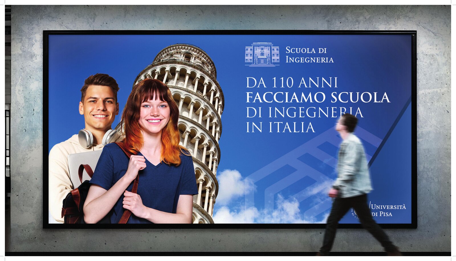Affissione campagna 110 anni Scuola di Ingegneria con studenti e Torre di Pisa